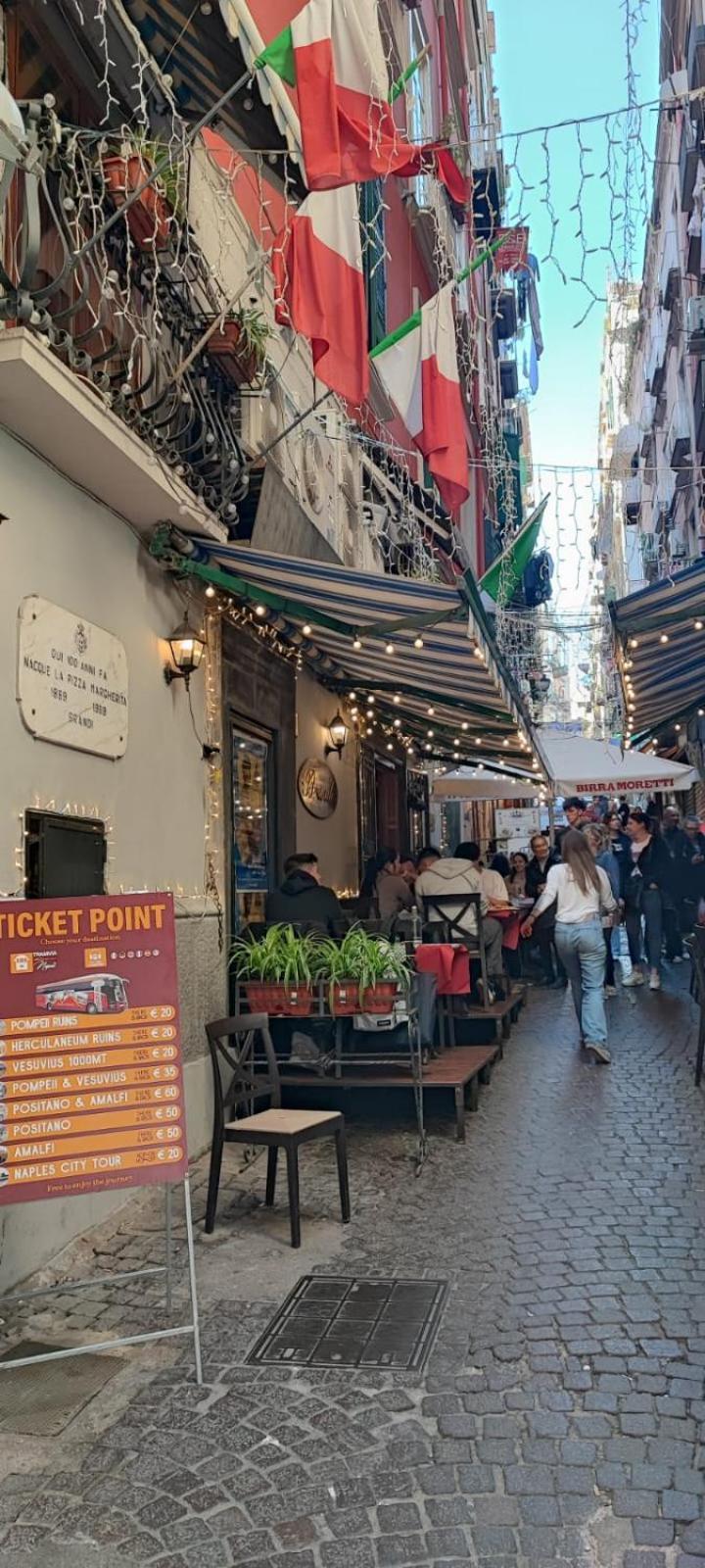 La Chicca Appartamento Intero Nei Quartieri Spagnoli Nápoly Kültér fotó